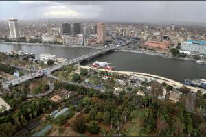 تحقيق في حادثة سقوط طائرة تدريب مدنية بمصر