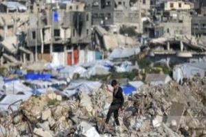استشهاد فلسطينيين بقصف للاحتلال الإسرائيلي شمال مخيم النصيرات