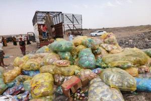 صحة البيئة بالمنصورة تتلف 4 أطنان من مواد غذائية منتهية الصلاحية