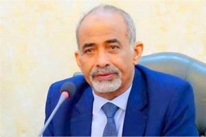 الصبيحي يعزي في رحيل الأديب والمسرحي سعيد عولقي ويشيد بإرثه الثقافي