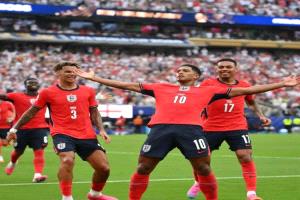 إنجلترا تتجاوز بنما بثنائية وتخطف صدارة المجموعة في مونديال 2026