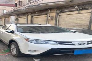 استياء في عدن من تجاوزات مرورية لسائقي سيارات بلوحات صنعاء