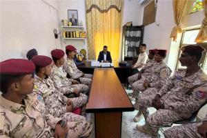 السقطري يهنئ خريجي كلية الطيران والدفاع الجوي من أبناء سقطرى ويشيد بتفوقهم
