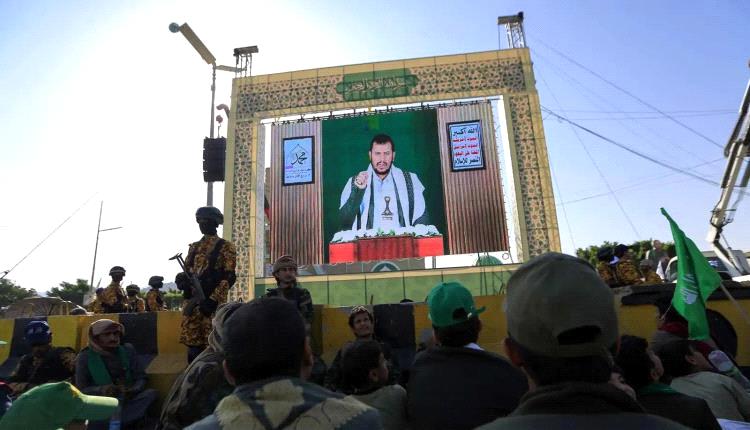 "تضامن صامت".. الحوثي يحسب خطوته التالية في "فخ إيران
