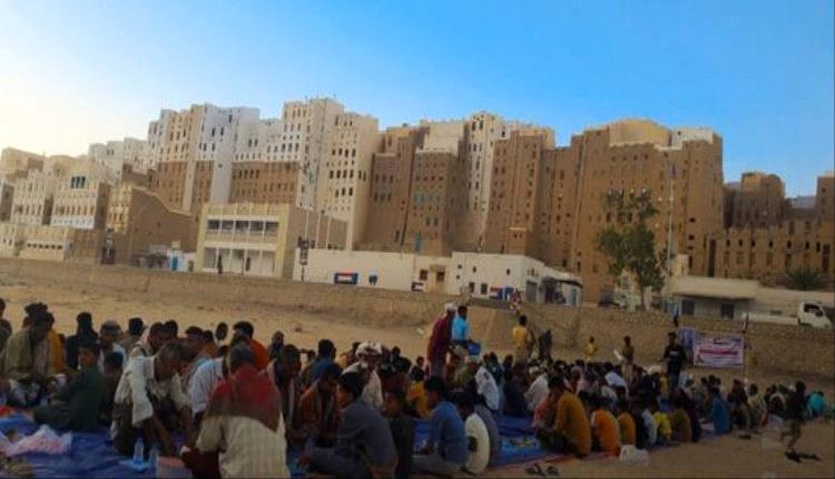شبام تحتفي بالوفاء.. إفطار جماعي يكرّس روح التضامن لشهداء الجنوب