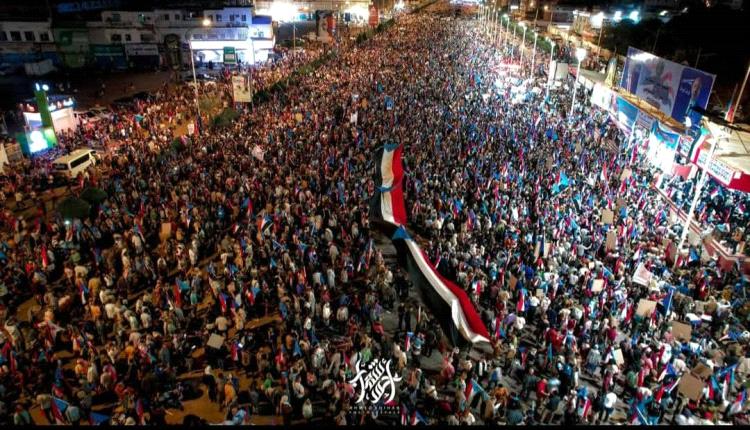 صوت الجماهير السلاح الذي لا يصدأ