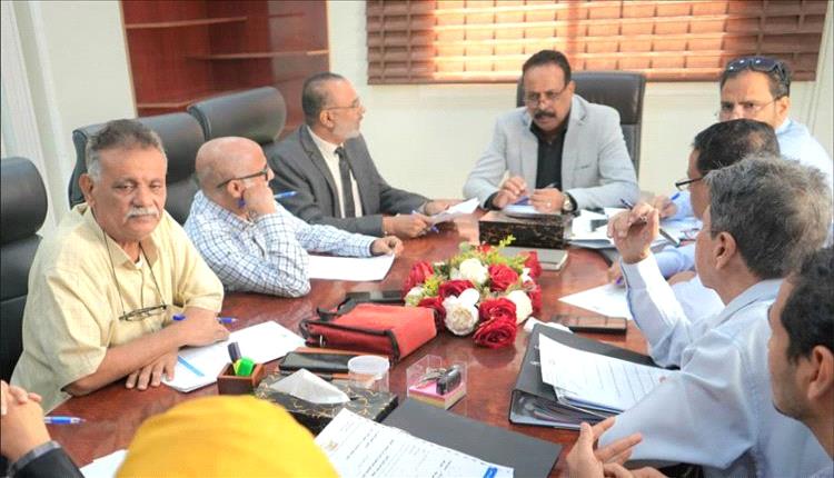 العقربي من عدن: شفافية المناقصات وتسريع صيانة الطرق أولوية المرحلة