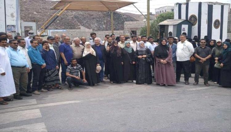 الأمانة العامة تنتفض.. 10 أيام من الاحتجاج ضد إغلاق مقرات عدن