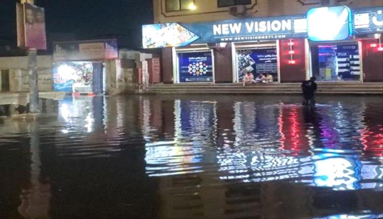 عدن تحت وطأة الصرف الصحي.. أزمة تلوح في كل شارع