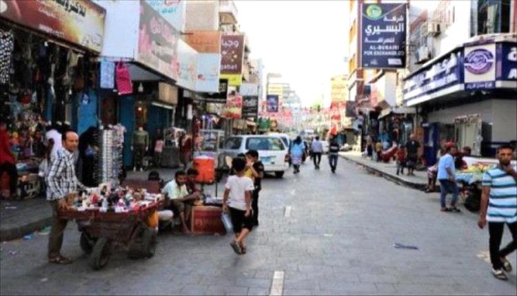 ارتفاع ملحوظ بأسعار الملابس في عدن مع قرب عيد الفطر