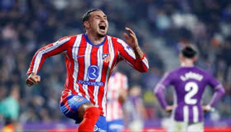 خيمنيز يتدخل بعد توقف مباراة أتليتيكو وريال سوسيداد بسبب حمامة