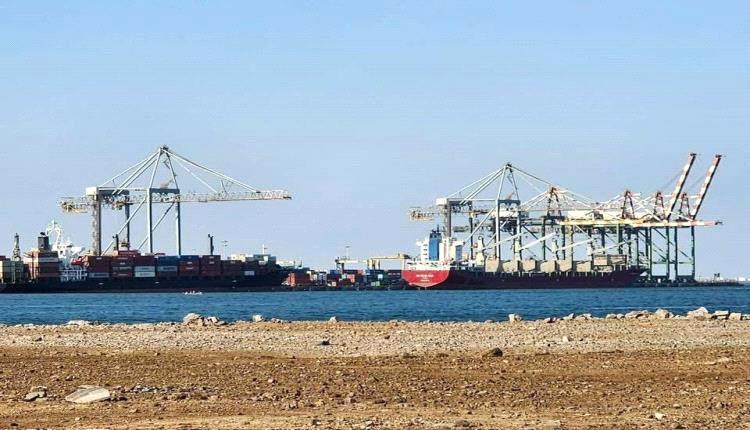 تداعيات حرب إيران تضغط على اليمن: رسوم شحن إضافية تهدد الأسواق والإنسانية