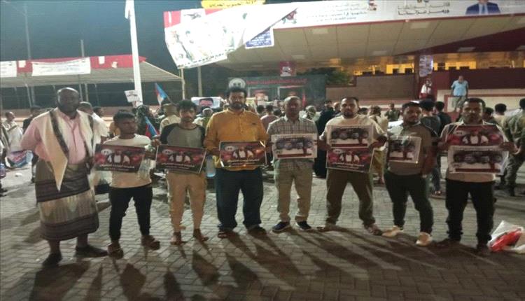 عدن.. شباب محتجون يرفضون صمت السلطات حول المختطفين