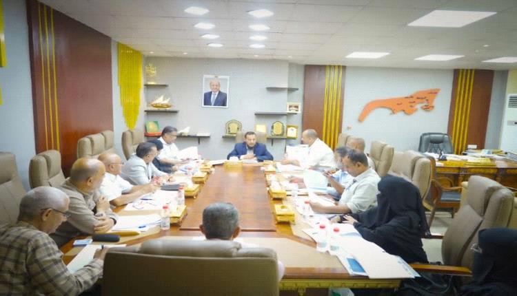 عدن تتجه نحو تحسين مياهها.. خطة عاجلة لمعالجة التحديات