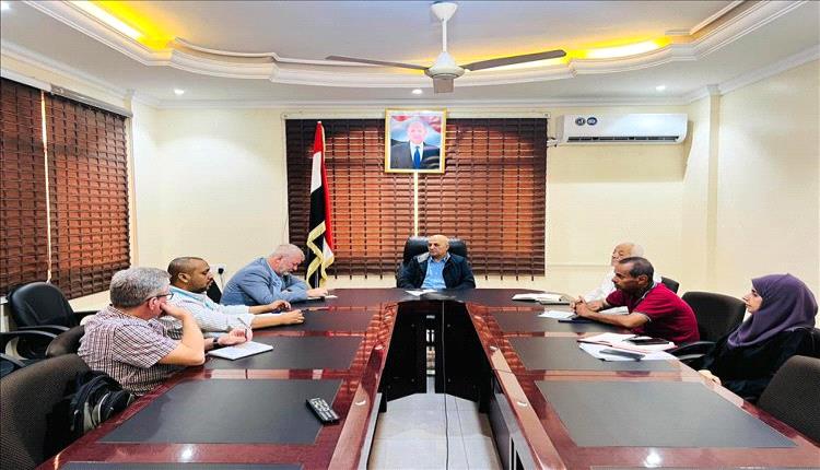 وزير المياه يبحث مع اليونيسيف دعم حلول أزمة المياه في تعز وتعزيز العمل المناخي