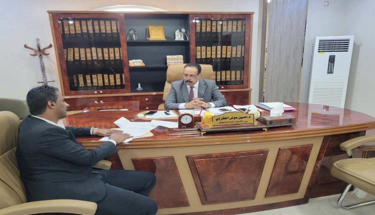 وزير الأشغال يؤكد دعم مشاريع الطرق في شبوة لتعزيز التنمية وتحسين النقل