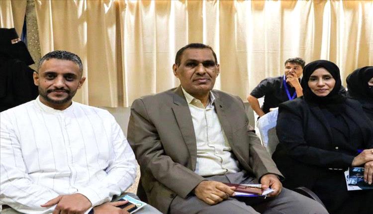 عميد كلية اللغات بجامعة عدن يحضر فعالية تناقش اتخاذ القرار الجماعي