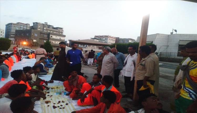 صندوق النظافة بعدن يحتفي بعماله في إفطار رمضاني جماعي