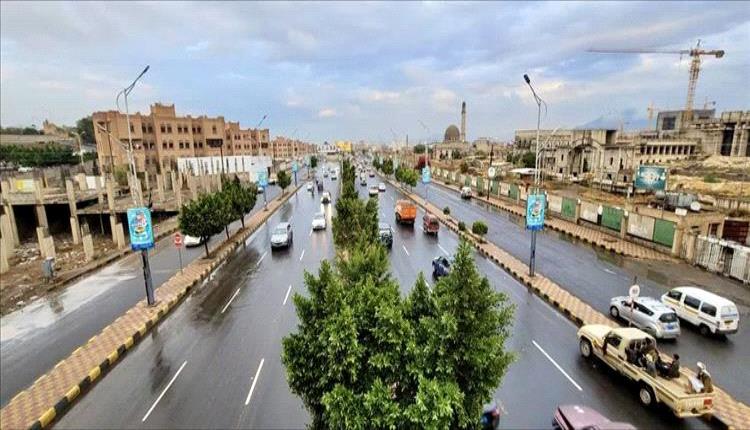 مأساة أمام مستشفى بصنعاء.. شاب يفارق الحياة وسط غضب شعبي