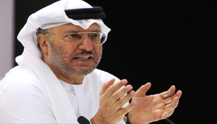 قرقاش: الحياة طبيعية بالإمارات رغم التحديات والعدوان الإيراني