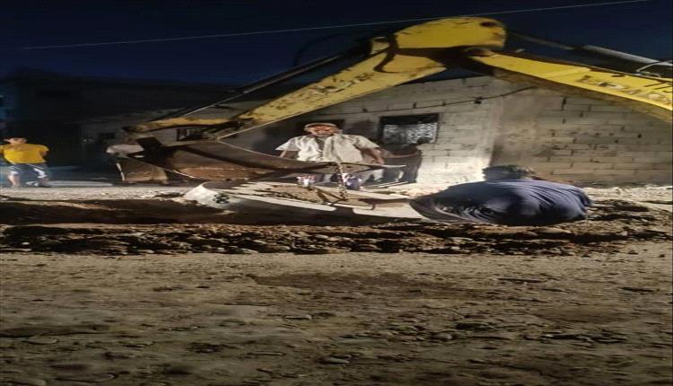 خورمكسر تبدأ استبدال مناهل الصرف الصحي المتهالكة ضمن خطة لإصلاح البنية التحتية