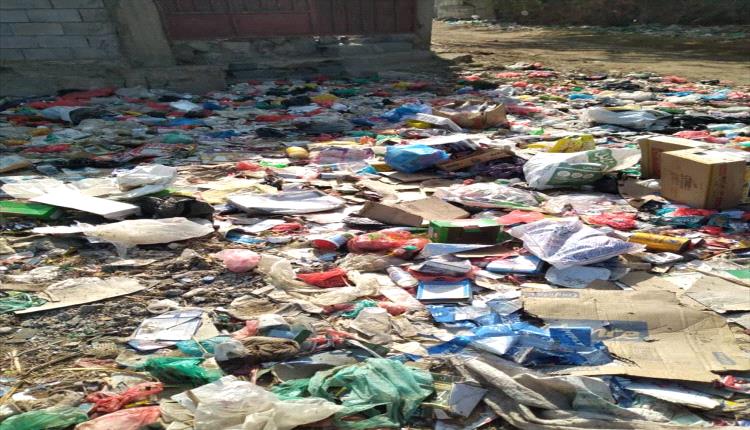 بئر أحمد تغرق بالقمامة… الأهالي يرفعون مناشدة عاجلة للسلطة المحلية"