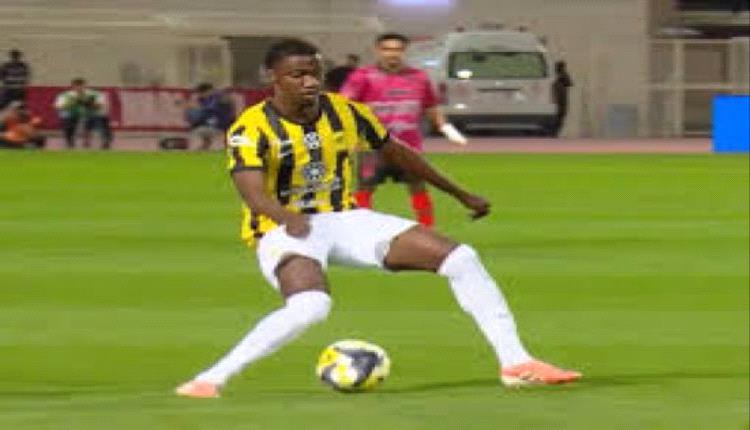 دومبيا يغيب لنهاية الموسم بعد إصابة في الرباط الصليبي