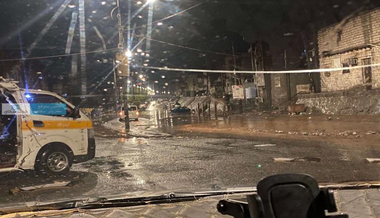 أمطار غزيرة تضرب عدن.. المدينة تغتسل بالمطر وتختبر جاهزيتها