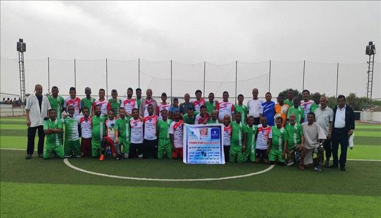 نجوم الزمن الجميل يضيئون جعار في مباراة عيدية مبهجة