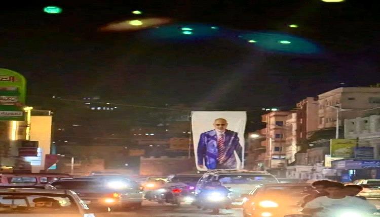 المكلا تشهد رفع صور عيدروس الزُبيدي رغم التوجيهات بمنعها