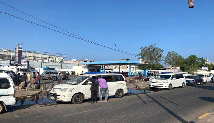 أزمة الغاز في عدن… معاناة مستمرة وصمت يفاقم الغضب