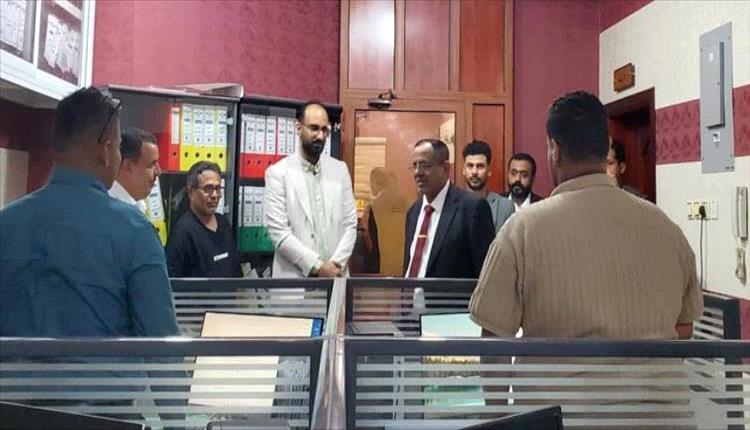 بن نهيد يشيد بالانضباط ويحث على الارتقاء بخدمات الطيران