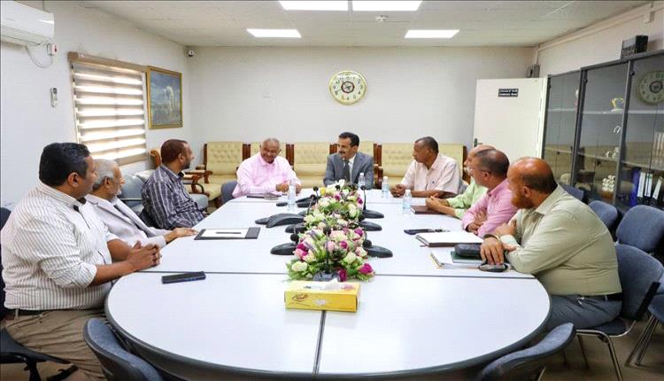 وكيل النفط يعزز الانضباط المؤسسي في مصافي عدن والاستثمارات النفطية"