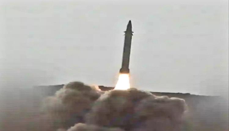 تقرير: "تصعيد خطير ومقلق".. ماذا يعني دخول الحوثيين في "حرب إيران"؟