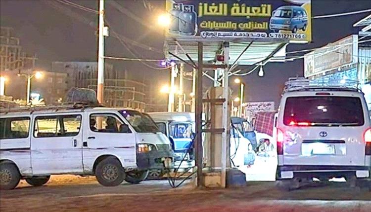 انفراجة وشيكة لأزمة الغاز في عدن وسط دعوات لوقف التهافت