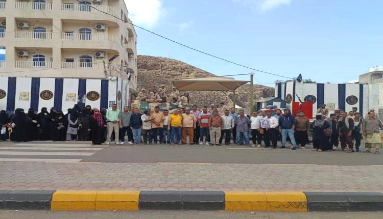 الأمانة العامة للانتقالي تواصل احتجاجاتها في عدن وسط تصعيد سياسي