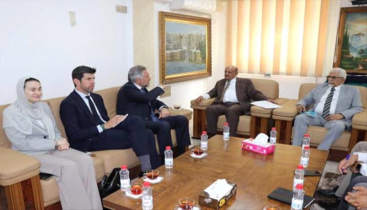 محافظ البنك يبحث مع سفير الاتحاد الأوروبي التطورات الاقتصادية والمالية
