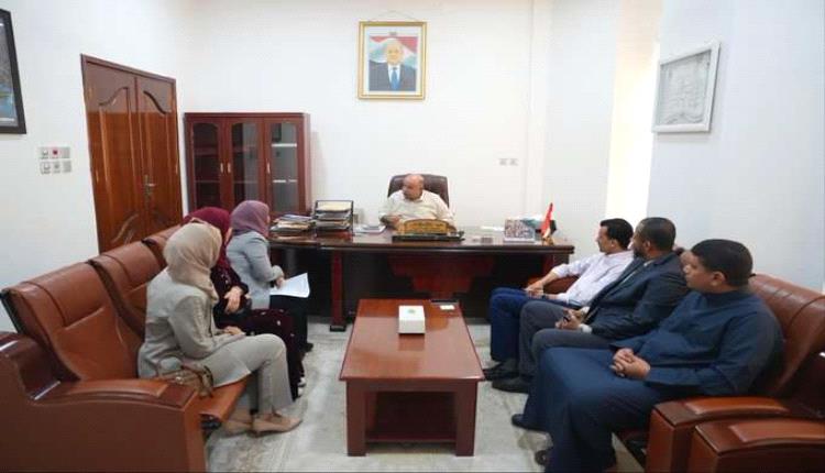 المقطري تبحث مع الخنبشي تعزيز الحوكمة القانونية وحماية المال العام