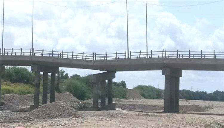 لحج تحذر من انهيار وشيك لجسر العرائس