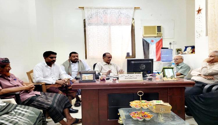 عدن تجمع أوراقها: تحركات سياسية لتعزيز الوحدة ورسم المرحلة القادمة