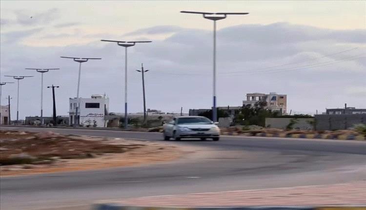 المهرة تحت ضغط: تأخر الرواتب وانهيار الخدمات يغلي الغضب الشعبي”