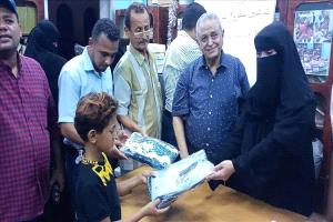 كسوة العيد تضيء وجوه 400 طفل في عدن
