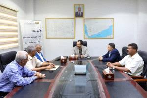 وزير الكهرباء يناقش مشاريع الكهرباء المتعثرة في أبين ويؤكد ضرورة تفعيل مشروع 30 ميجاوات