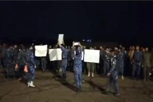 خريجو بلحاف بين الكرامة والحرمان: اعتصام مستمر لاستعادة الرواتب