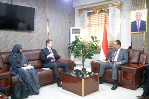 وزير الأشغال يبحث مع مكتب المبعوث الأممي دعم مشاريع الطرق والبنية التحتية في المحافظات المحررة