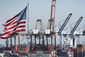 الميزان التجاري الأمريكي يتحسن في يناير بفضل زيادة الصادرات