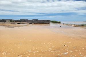 شقرة تستغيث: سيول مفاجئة تعزل المدينة وتهدد السكان