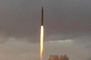 حرب إيران تتسع إقليمياً.. صواريخ وغارات تضرب المنطقة وأسواق النفط ترتفع