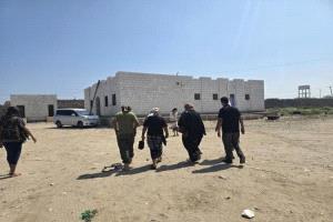 رجل أعمال يسدد ديون 9 سجناء معسرين بأبين ويعيدهم لأسرهم