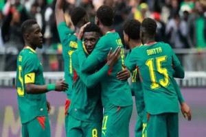 السنغال تهزم بيرو بثنائية استعداداً لكأس العالم